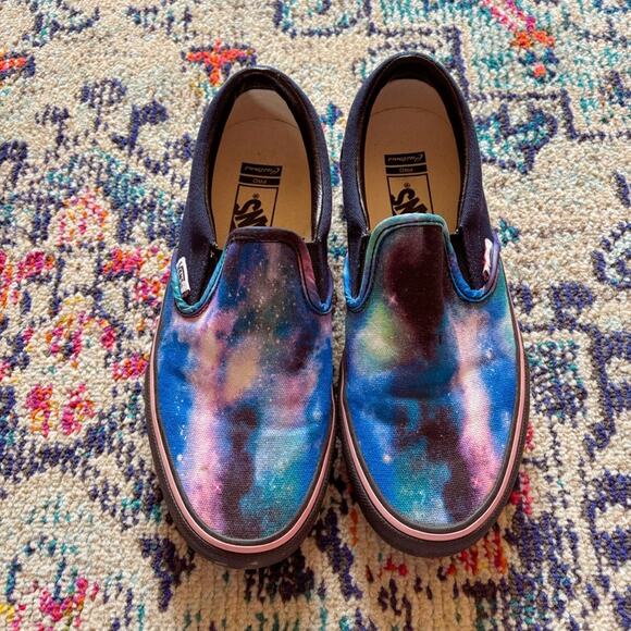 Vans Custom Galaxy Print Slip-On Sneakers – Women’s 9.5 💙 - Picture 1 of 6